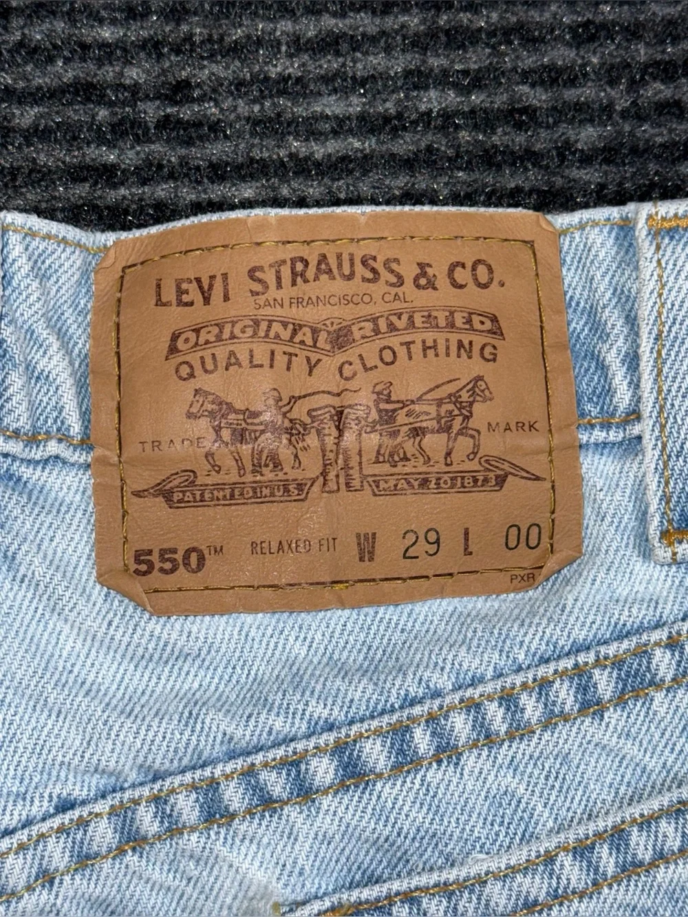 Vtg 90s Levi’s 550 Relaxed Orange Tab Denim Shorts Light Wash 27 (tag 29) Jorts